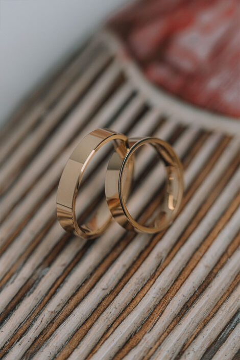 14 Ayar Altın 4mm Dışı Düz İçi Bombe Alyans