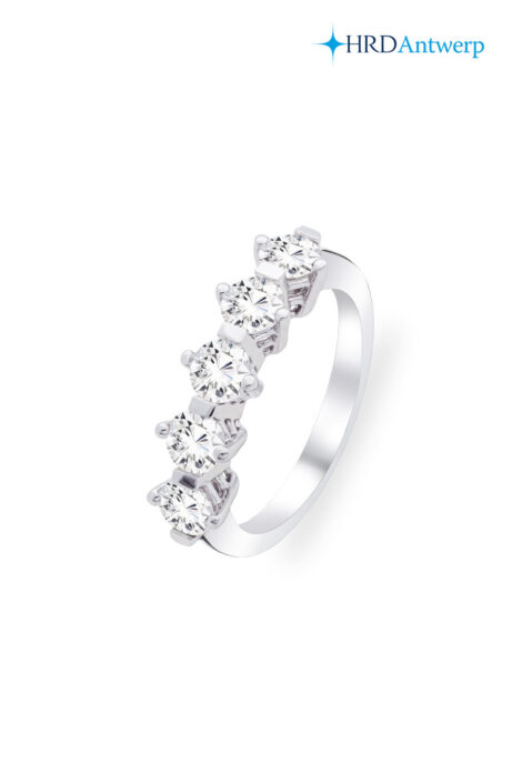 18 Ayar Beyaz Altın 1.54 Karat Beştaş Pırlanta Yüzük