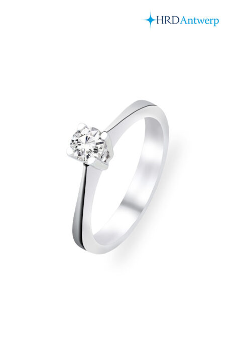 18 Ayar Beyaz Altın 0.30 Karat Tektaş Pırlanta Yüzük